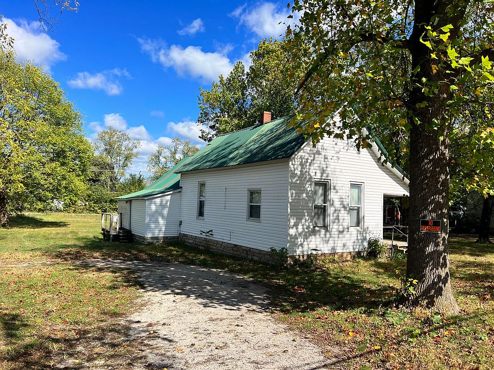 2nd image of 523 Grace Avenue