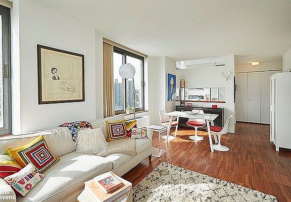 3rd image of 300 E 85th St APT 2101