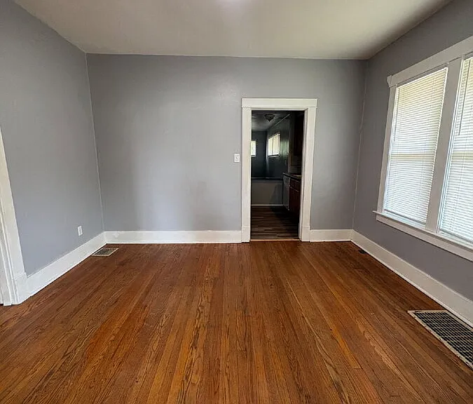 1202 Jefferson Ave — Photo 8