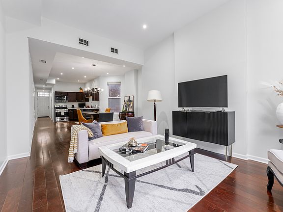 4th image of 2851 W Wilcox St #1