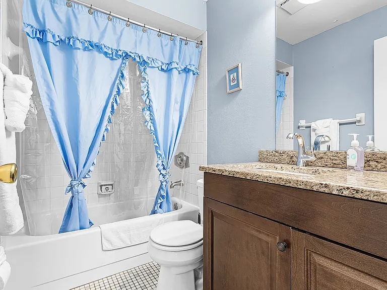 152 SW 47th Ter #4 — Photo 15