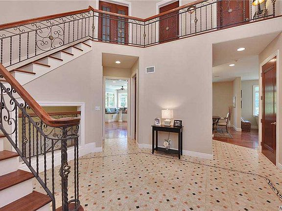 5th image of 7 Locust Ln
