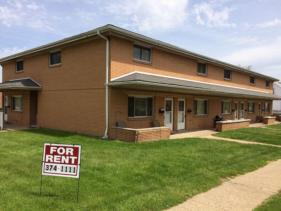 1st image of 109 S 13th St