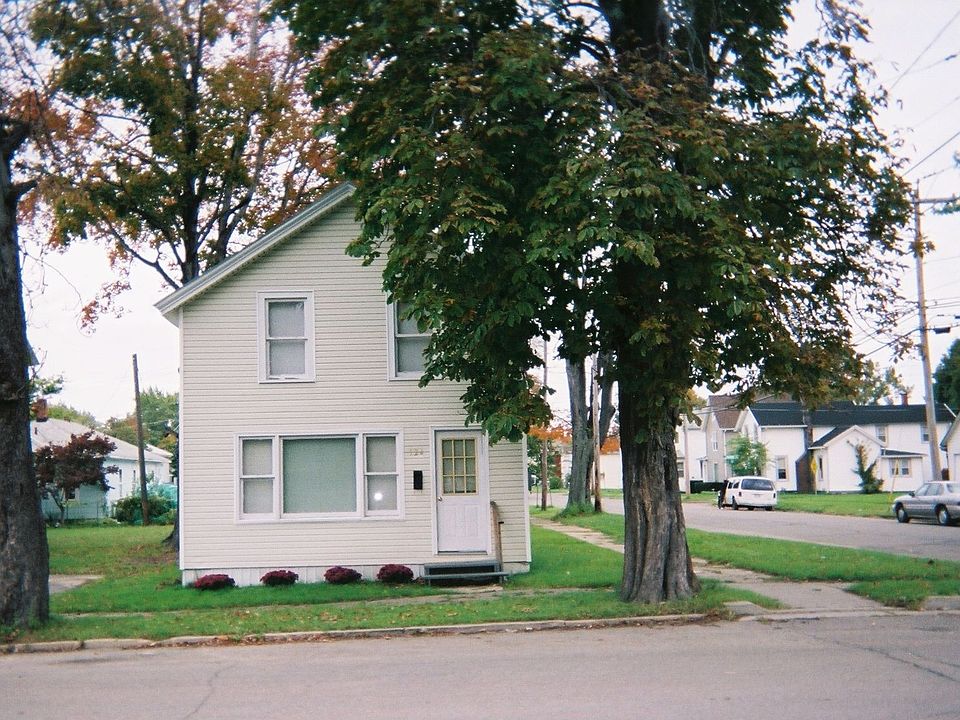 2nd image of 124 Robin St