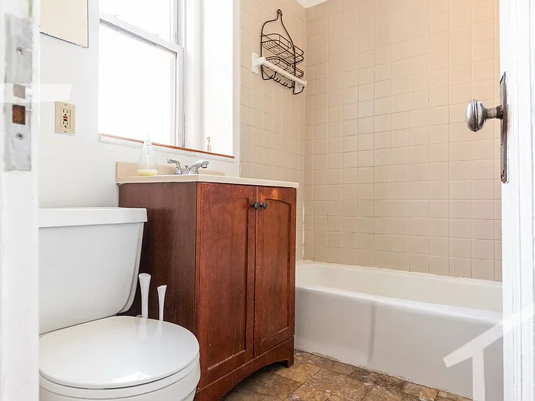 38 Chester St #10 — Photo 8