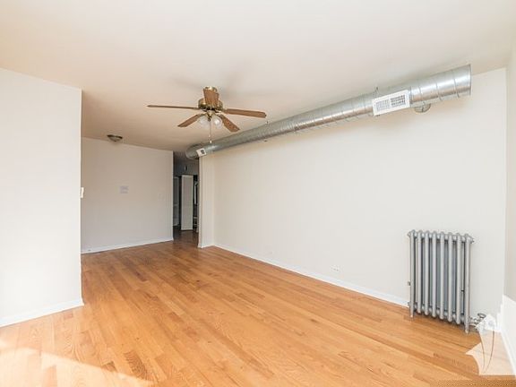 2nd image of 1249 W Henderson St #2-1255