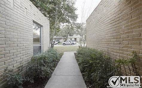 4th image of 16306 Quail Path St