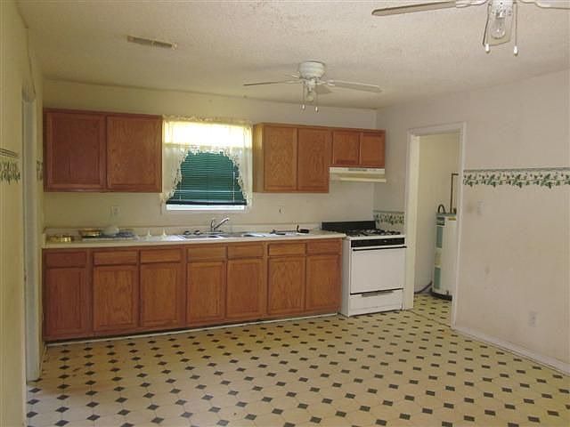 2nd image of 222 Orr Dr