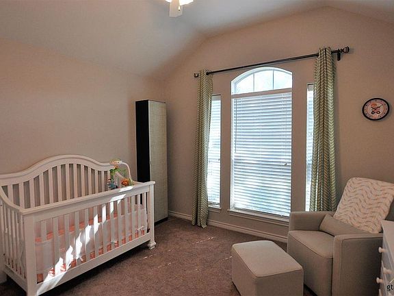 5th image of 119 Amanda Ct