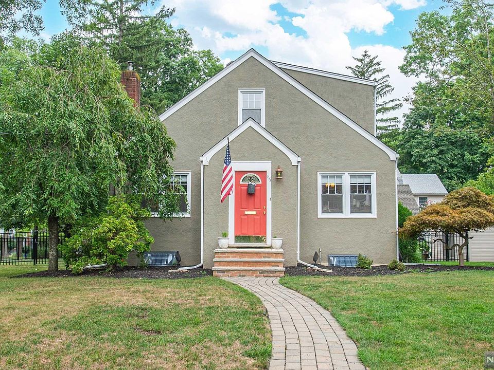 1st image of 86 Fuhrman Ave