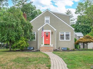 86 Fuhrman Ave, Ramsey, NJ 07446