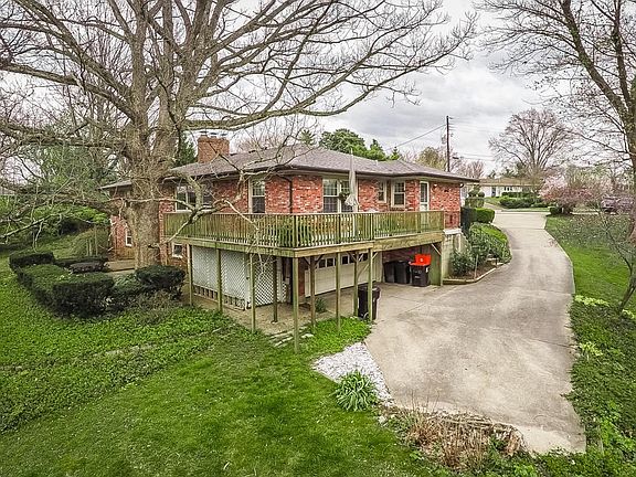 1200 Park Hills Ct-03