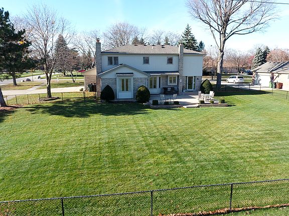 5th image of 46132 Ben Franklin Dr