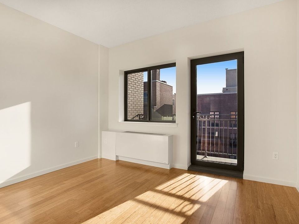 2nd image of 318 E 112th St #8B