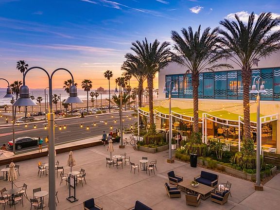 Close to Pacific City downtown