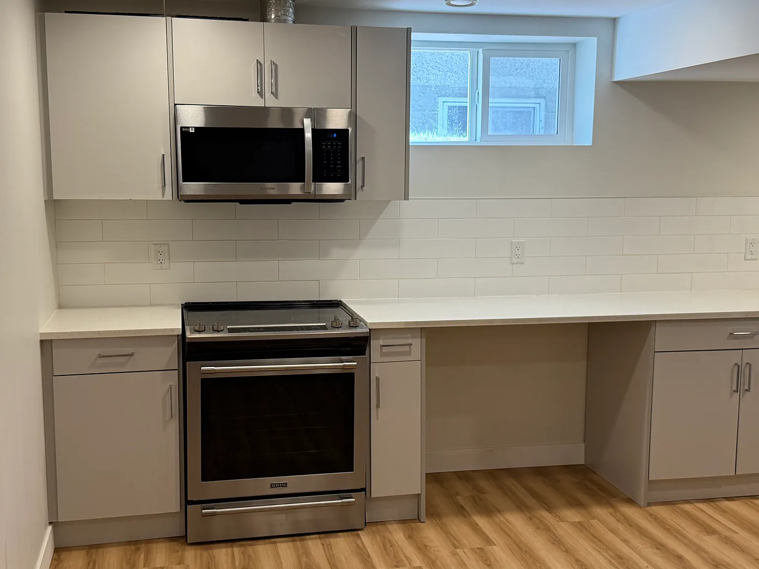 Clean Basement suite modern! — Photo 3