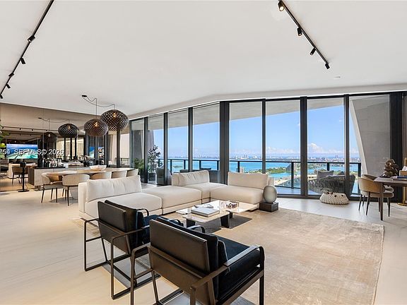 2nd image of 1000 Biscayne Blvd #3502
