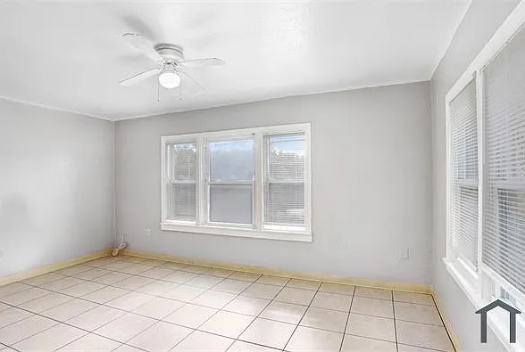 827 Paris Ave S #A — Photo 7