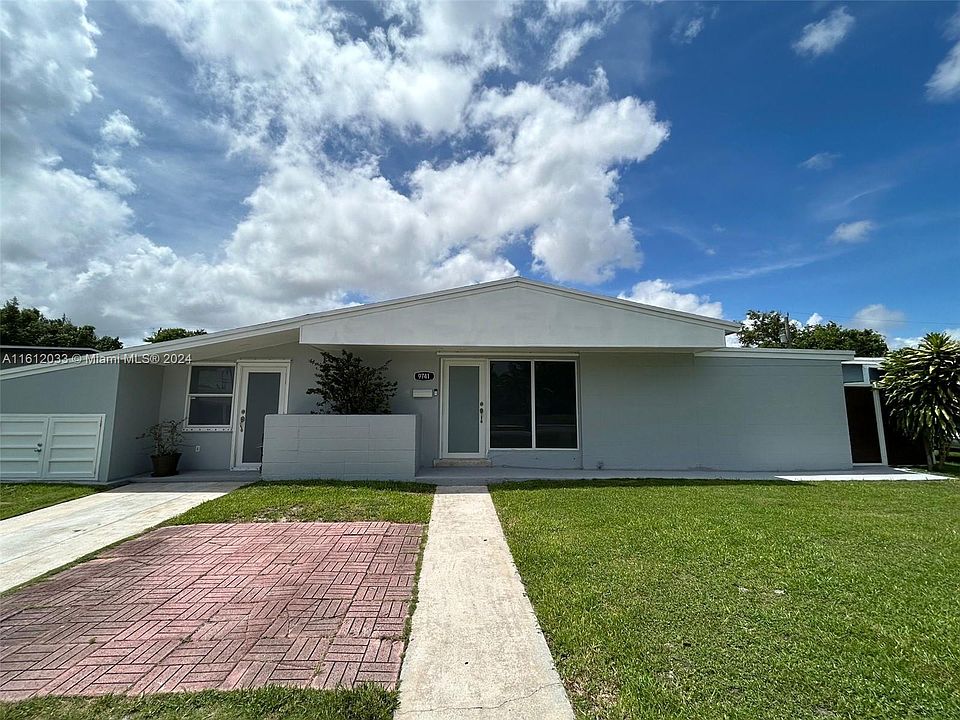 1st image of 9741 Bahama Dr