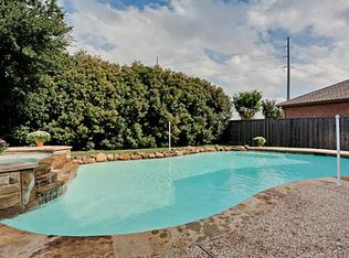 7402 Woodsprings Dr, Garland, TX 75044