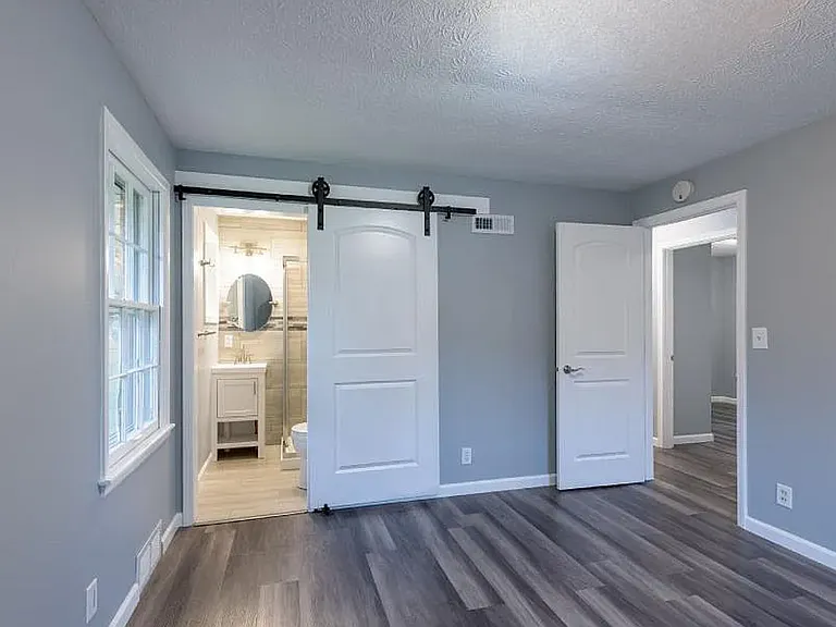 1125 Windsor Dr — Photo 8