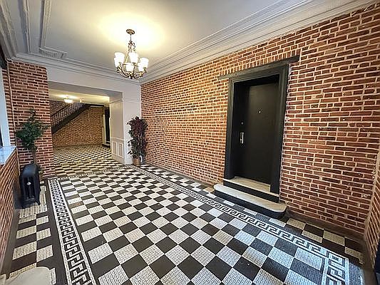 5th image of 109 W 112th St APT 1