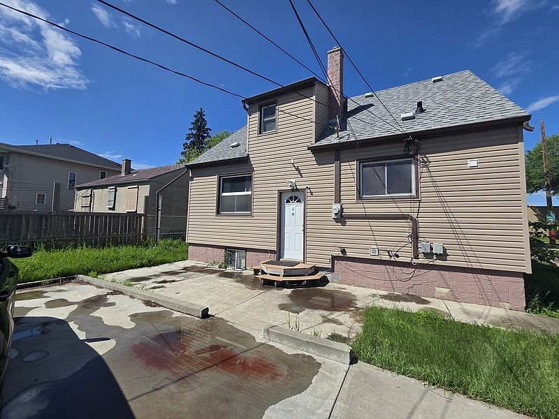 1st image of 11739 122nd St NW