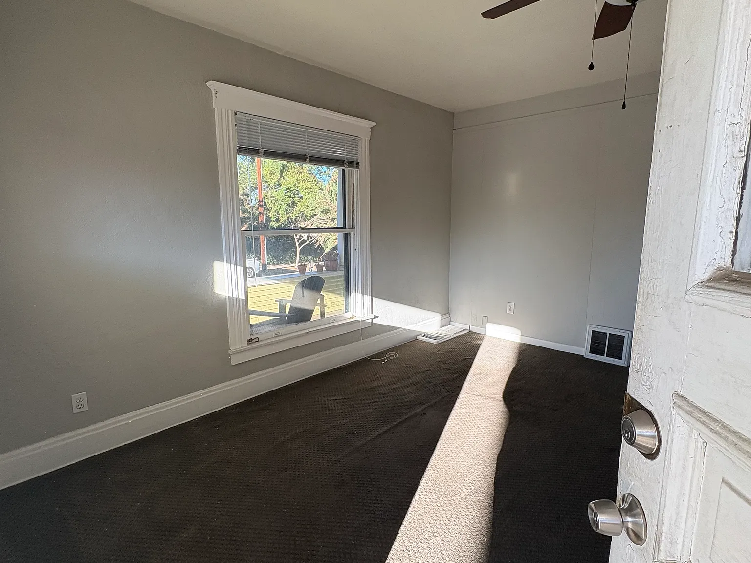 432 W Olive Ave — Photo 2