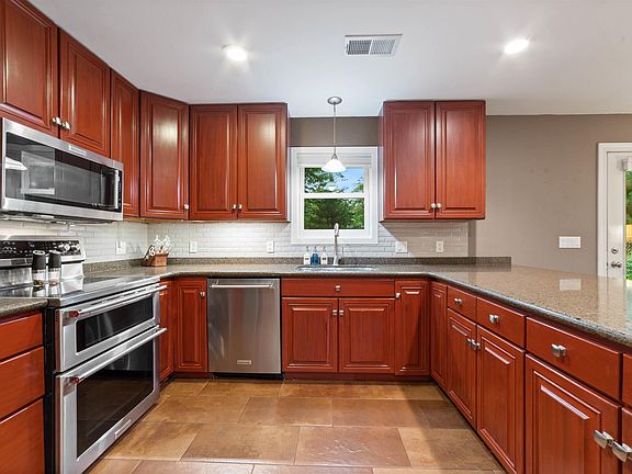 5th image of 11667 S Smith Dr