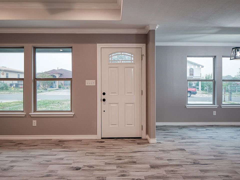 306 E Garza St Del Rio TX Zillow
