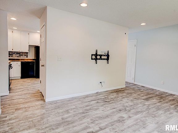 4th image of 2211 Echodale Dr