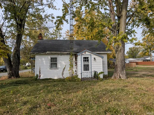 202 E Grandview Ave, Redkey, IN 47373