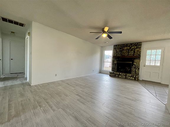 2nd image of 1404 S 122nd East Ave