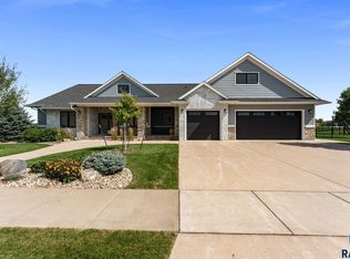 2905 W 77th St, Sioux Falls, SD 57108