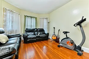 37 Oakley St — Photo 2