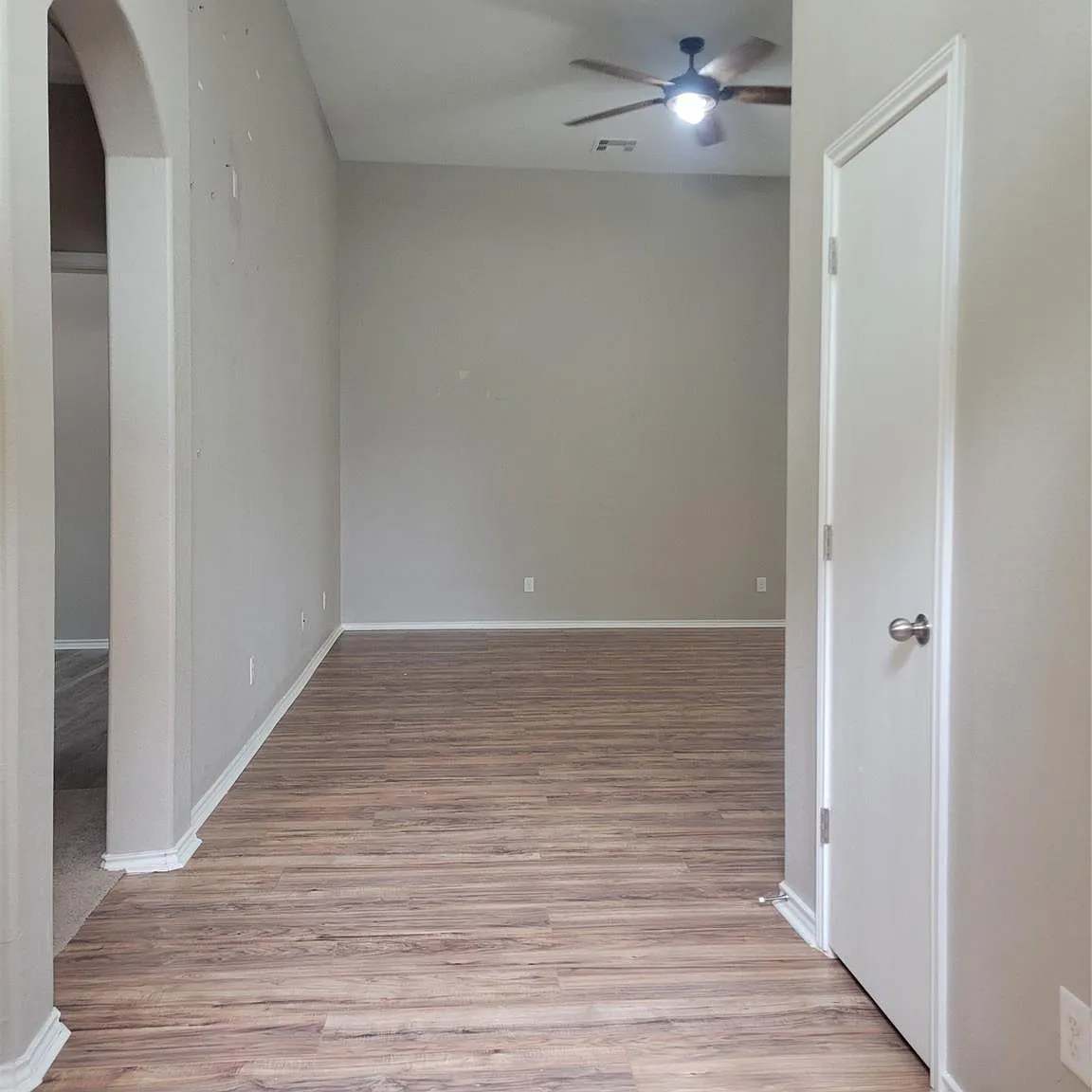 3 bed, 2.0 bath, 1597 sqft, $2,000 — Photo 3