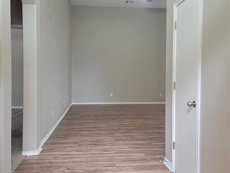 5426 Floral Valley Ln — Photo 3