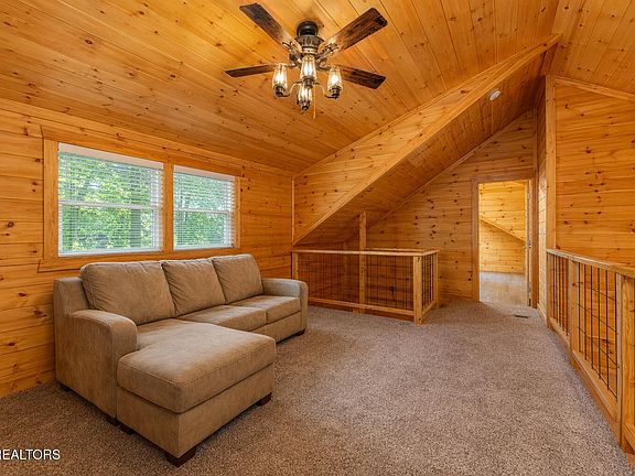 5th image of 460 Sassafras Way