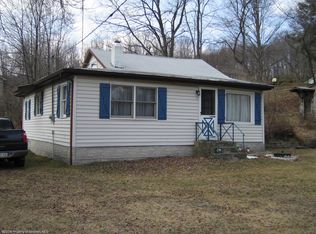 146 Sheridan Ln, Nicholson, PA 18446