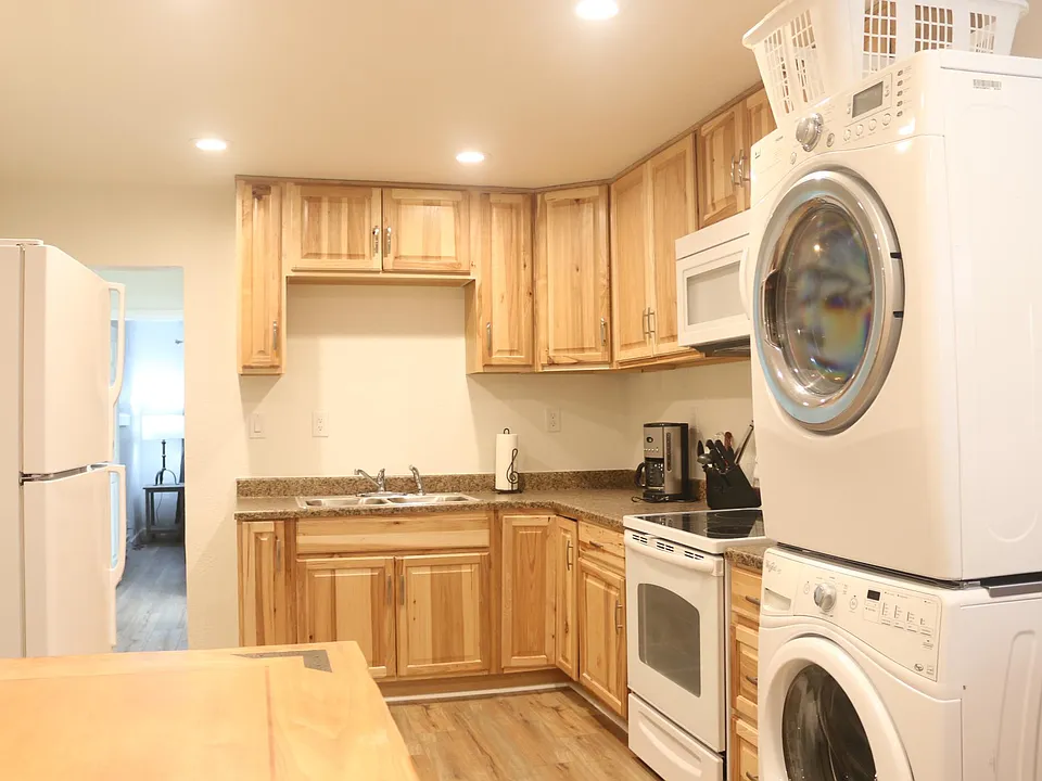 50 Redtail Ct