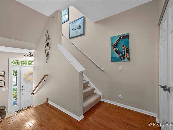 5th image of 471 E Railroad Ave