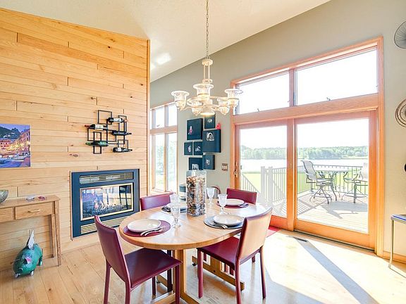 3rd image of 15490 Estate Cir