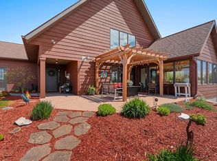 910 Shoemaker Rd, Brussels, WI 54204