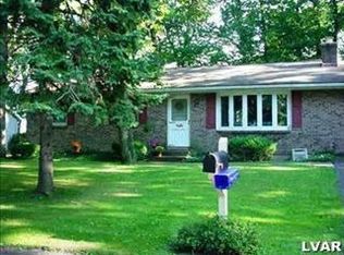 204 Woodland Dr, Nazareth, PA 18064