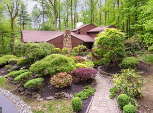 6 Clark Dr, Newtown Square, PA 19073