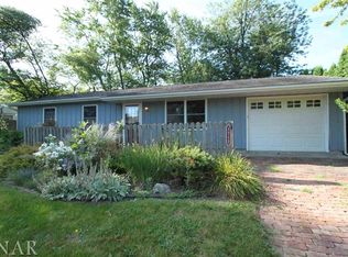 1713 Wildwood Rd, Bloomington, IL 61704