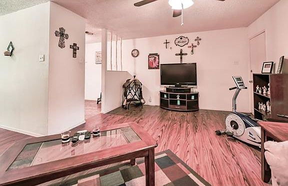 3rd image of 621 Gloria Dr
