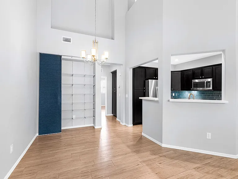 1560 Plaza Centre Dr #105 — Photo 3