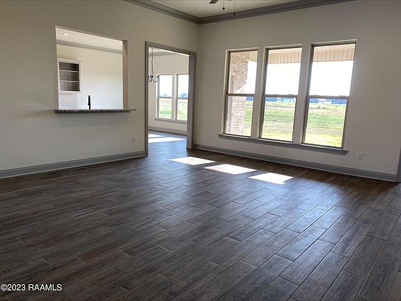 3rd image of 204 Preston Rose Ln