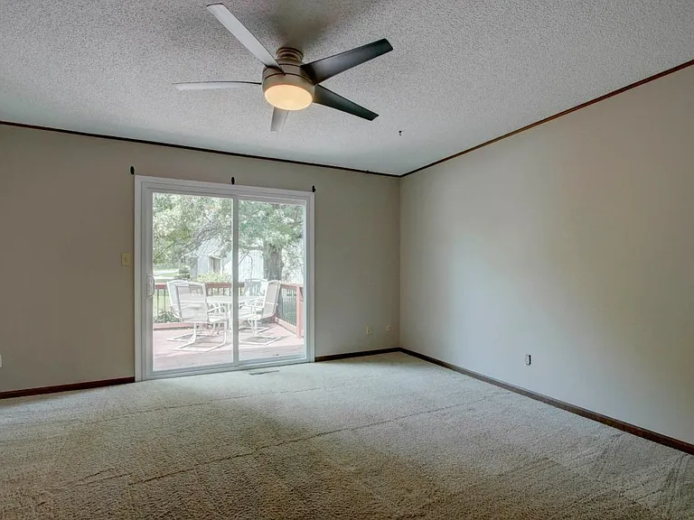 11805 Rosehill Rd — Photo 15